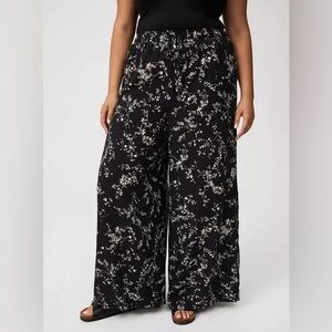 NWT TORRID Wide Leg High-Rise Challis Pant